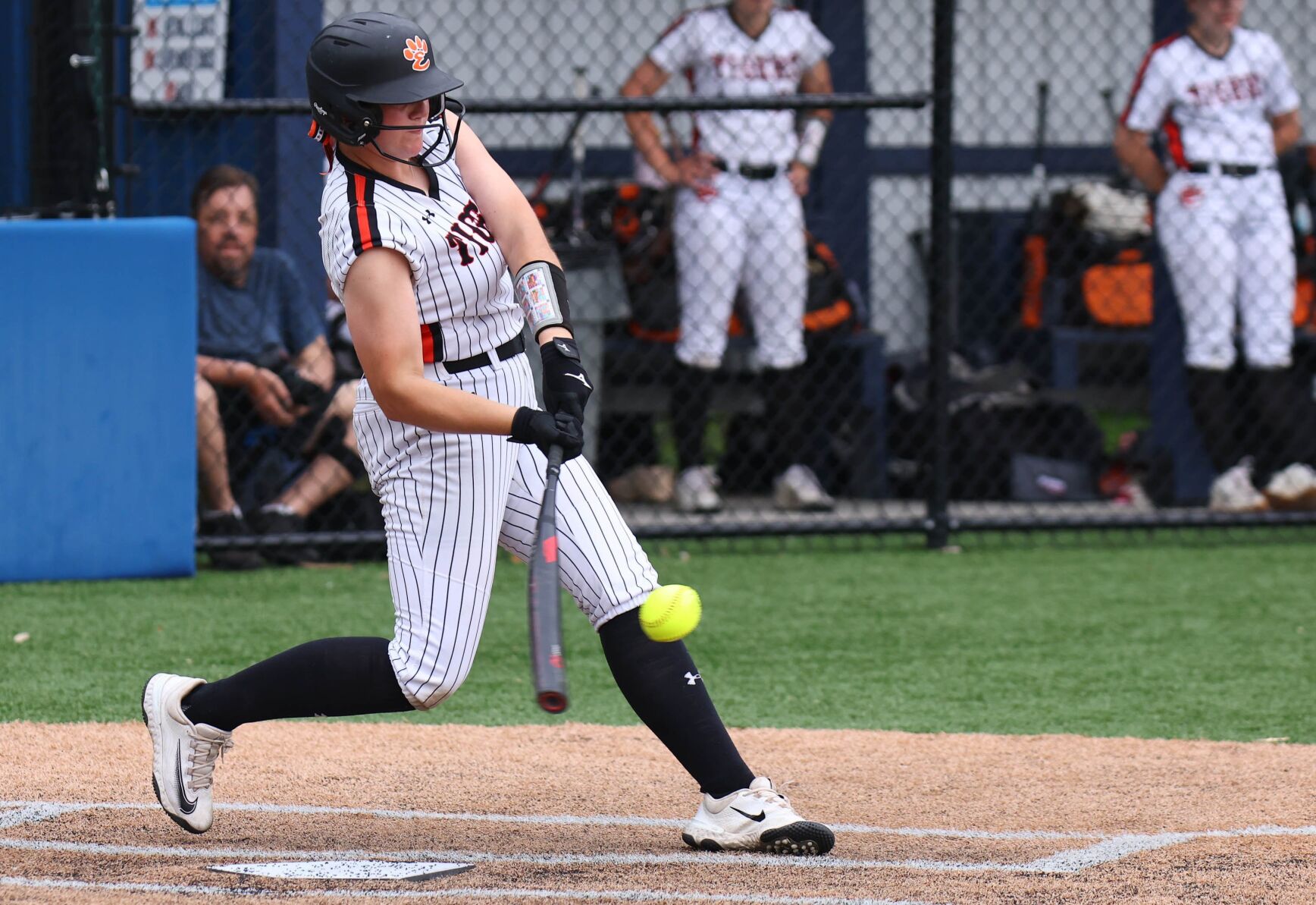 EDWARDSVILLE_08_PB.JPGSTL1050112808